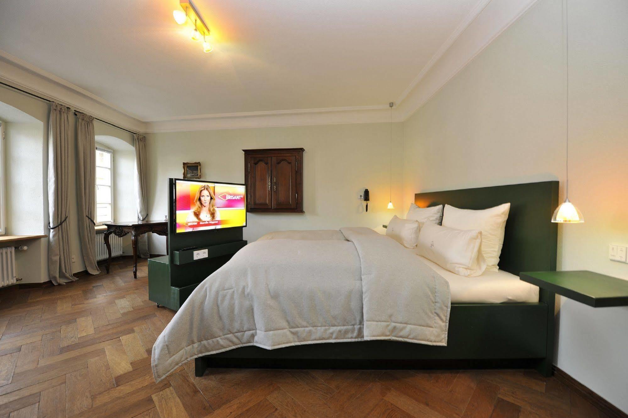 Romantik Hotel Meisenheimer Hof Exterior photo